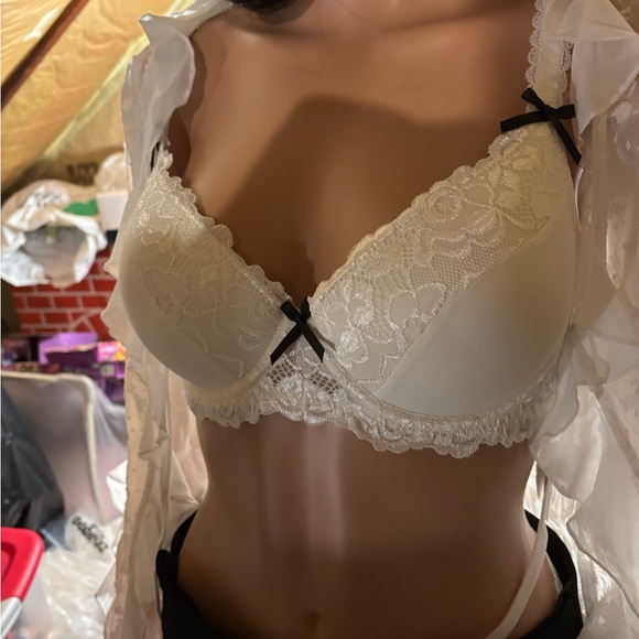 Women’s SHEIN White Lace Bra & Panty with Black Accents Size 36B & M - Picture 3 of 6